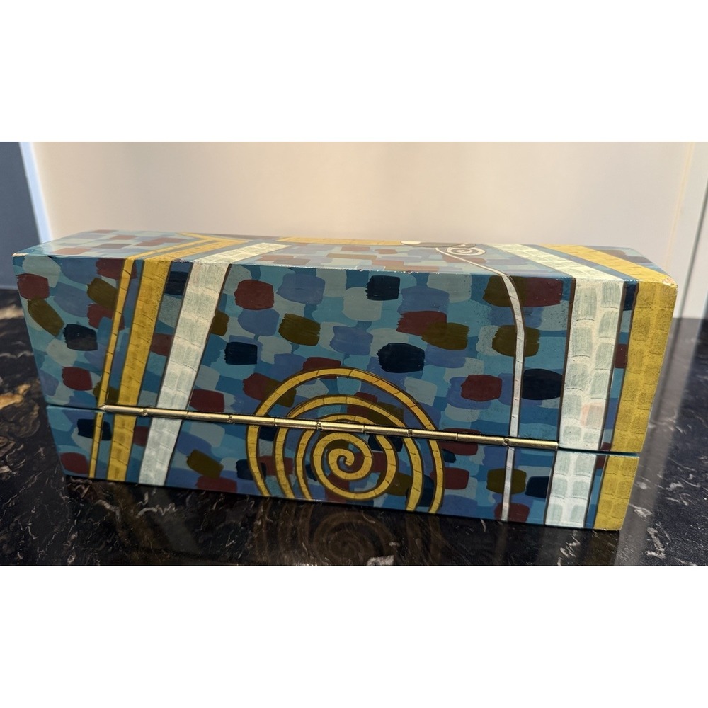 La Belle Art Decorated Lacquered Wood Box Treasure Box Hand Painted 12x12x5 1/8" - Picture 5 of 12